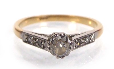 Lot 543 - An 18ct yellow gold and platinum highlighted...