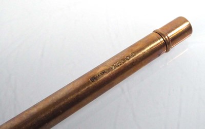 Lot 550 - A 9ct yellow gold propelling pencil, Sampson...