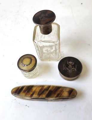 Lot 437 - A selection of four tortoiseshell/faux...