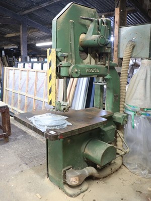 Lot 17 - Wadkin heavy duty vertical bandsaw, 3 phase