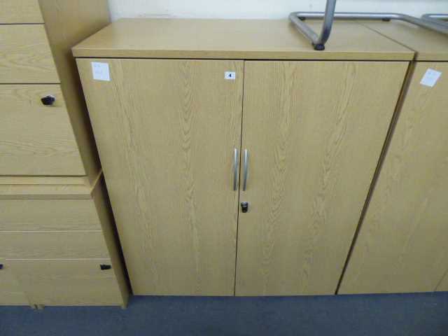 Lot 4 - 100cm oak 2-door stationery cabinet