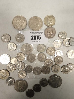 Lot 2075 - 1981 US Silver Morgan Dollar plus other...