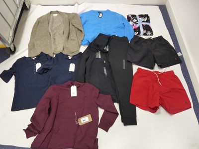 Lot Selection of clothing to include Oodie, Toast,...