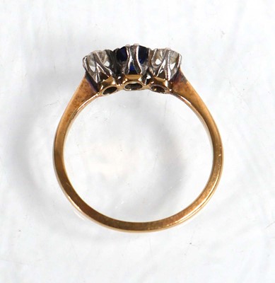 Lot 583 - An 18ct yellow gold and platinum highlighted...