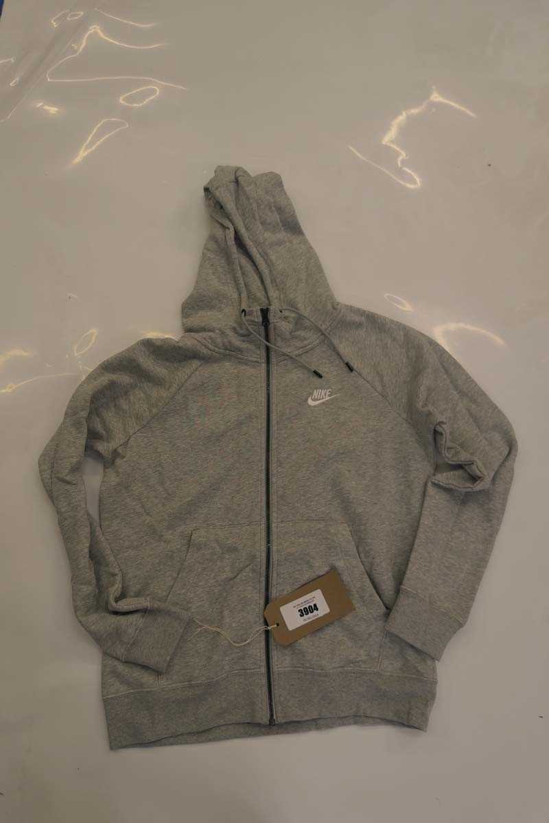 Lot 3904 - A bag containing 5 Nike hoodies in various styles