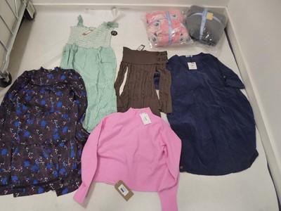 Lot Selection of clothing to include Oodie, Joanie,...