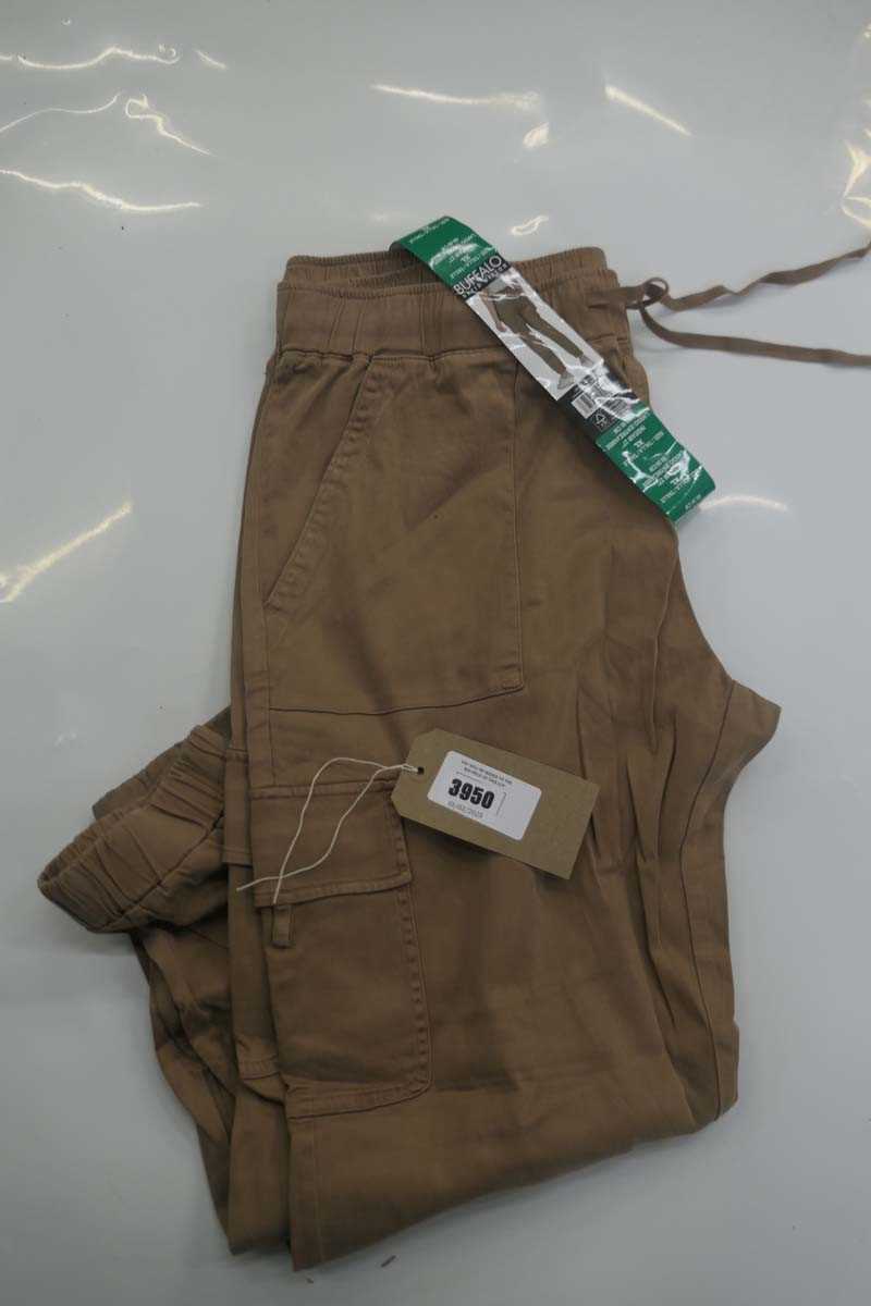 Lot 3950 - A bag containing 10 Buffalo cargos