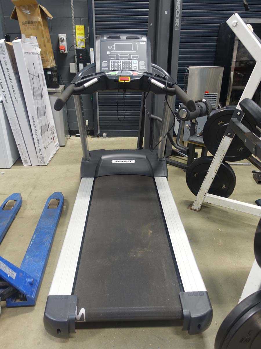 Lot 3016 - Spirit commercial grade treadmill