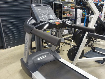 Lot 3016 - Spirit commercial grade treadmill