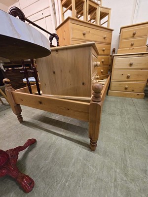 Lot 29 - A modern pine single bedstead