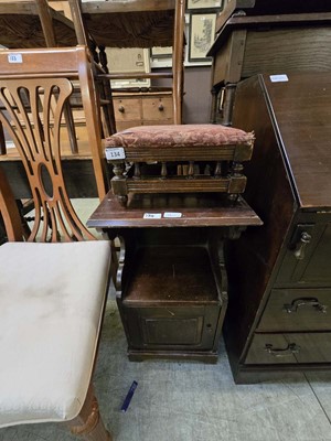 Lot 134 - An Edwardian walnut bedside cabinet together...