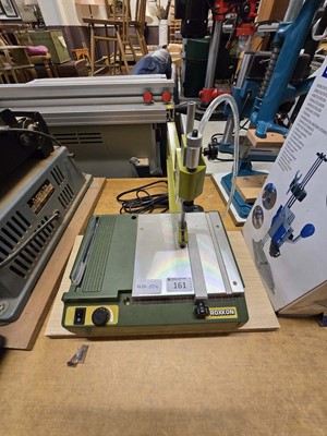 Lot 161 - An electric Proxxon DS230-E fret saw