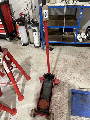 Lot 153 - Red and black hydraulic trolley jack