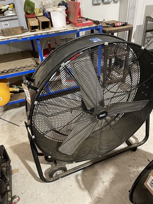 Lot 168 - Sealey 1M diameter workshop fan