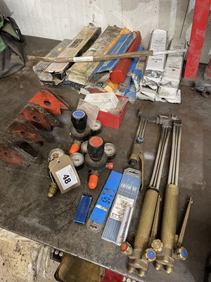 Lot 48 - Range of welding accessories including magnets,...