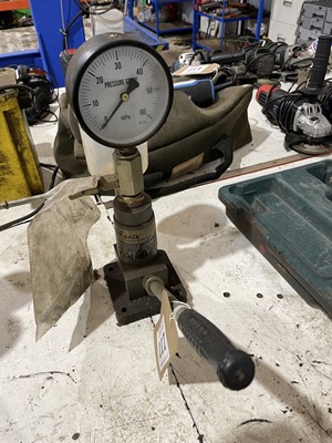 Lot 117 - Mekanik model MK1305 diesel pressure tester gauge