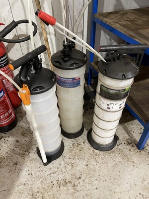 Lot 135 - 3 Sealey 6.5L manual vacuum oil and fluid...