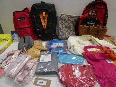 Lot 3531 - Rucksacks, everywhere belts, wash bag, tote...