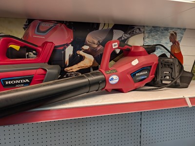 Lot 262 - Honda HHB 36 AXB battery operated blower with...