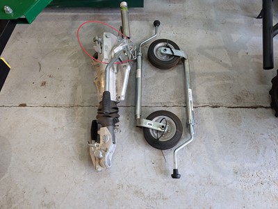 Lot 390 - Bradley trailer hitch plus 2 jockey wheels