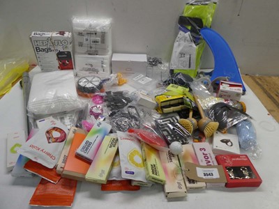 Lot 3543 - Large bag of household sundries, Airup pods,...