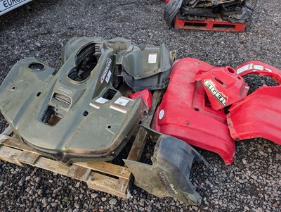 Lot 506 - Quantity of Suzuki ATV body panels