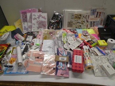 Lot 3553 - Large bag of art, craft & stationary