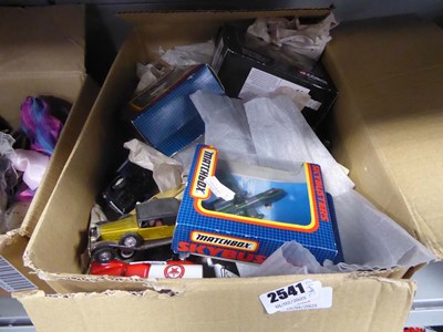 Lot 2541 - Box containing various die-cast vehicles,...