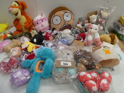 Lot 3605 - Selection of soft cuddly toys