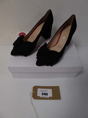 Lot 3765 - Boxed pair of ladies Nicki Hoyne Bow Pumps,...