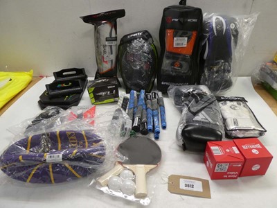 Lot 3612 - Boxing gloves, full face snorkel, golf balls,...