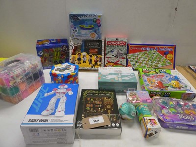 Lot 3614 - Selection of toys including Hot Wheels Skate,...