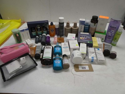 Lot 3676 - Selection of branded toiletries including...