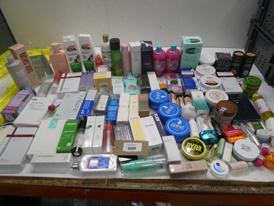 Lot 3688 - Large bag of toiletries including hair...