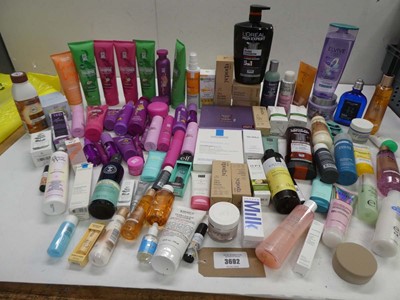 Lot 3692 - Large bag of branded toiletries including Give...