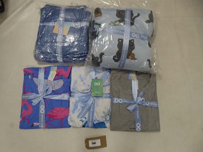 Lot 2x Oodie plus 3x Oodie pyjama tops