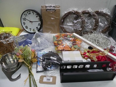 Lot 3735 - Mixed bag including xmas decs, wall clock,...