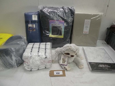 Lot 3752 - Super king & double duvet sets, John Lewis...