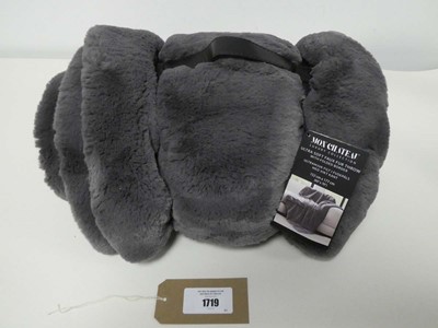 Lot 1311 - A Mon Chateau ultra soft faux fur throw with...