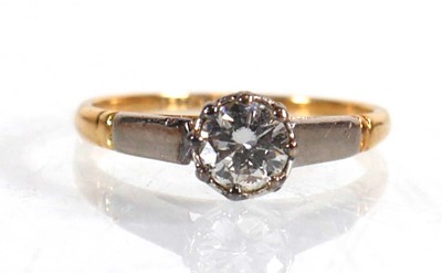 Lot 611 - An 18ct yellow gold and platinium highlighted...