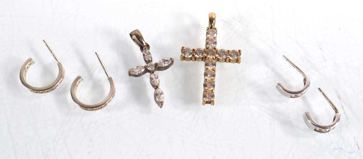 Lot 618 - A 9ct yellow gold cross pendant set paste, l....