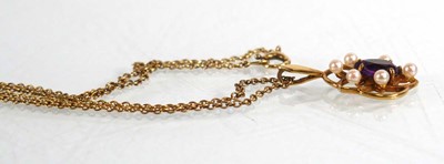 Lot 626 - A 9ct yellow gold fine chainlink necklace...