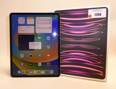 Lot Apple iPad Pro 12.9-inch (6th Generation)...