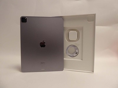 Lot Apple iPad Pro 12.9-inch (6th Generation)...