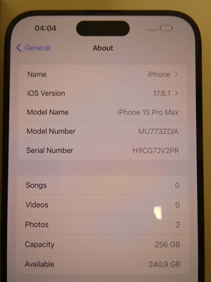 Lot Apple iPhone 15 Pro Max, Black Titanium, 256GB,...