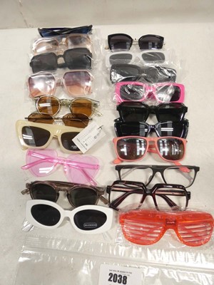 Lot 2038 - Assortment of sunglasses