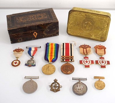 Lot 74 - A group of medals including 1914-1918 War &...