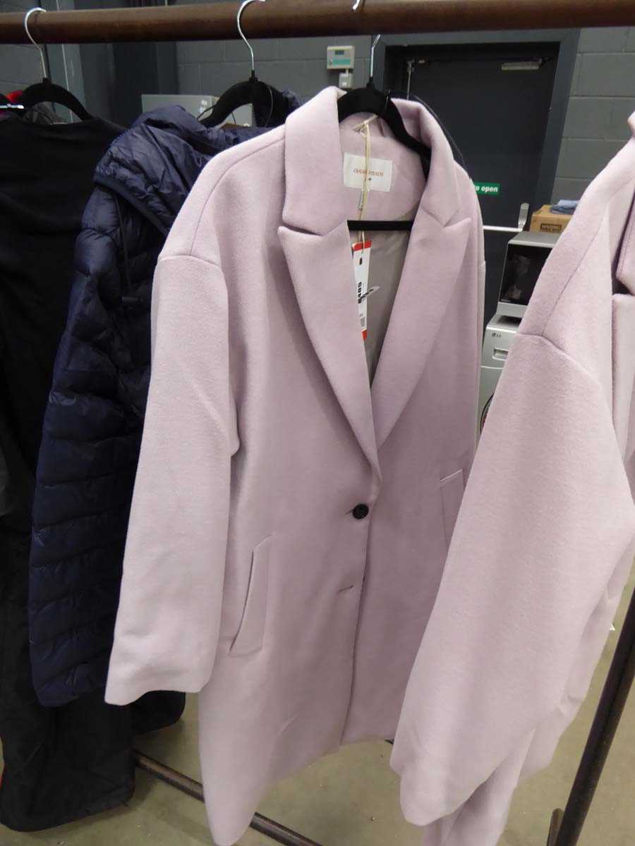 Lot 3405 - Gianni Feraud Lilac coat in size Medium