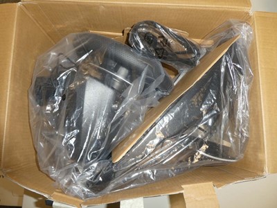 Lot Logitech G920 racing wheel and pedal set for...