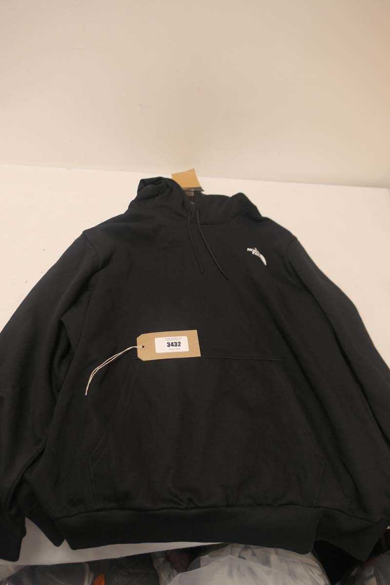 Lot 3432 - The North Face black hoodie size XXL